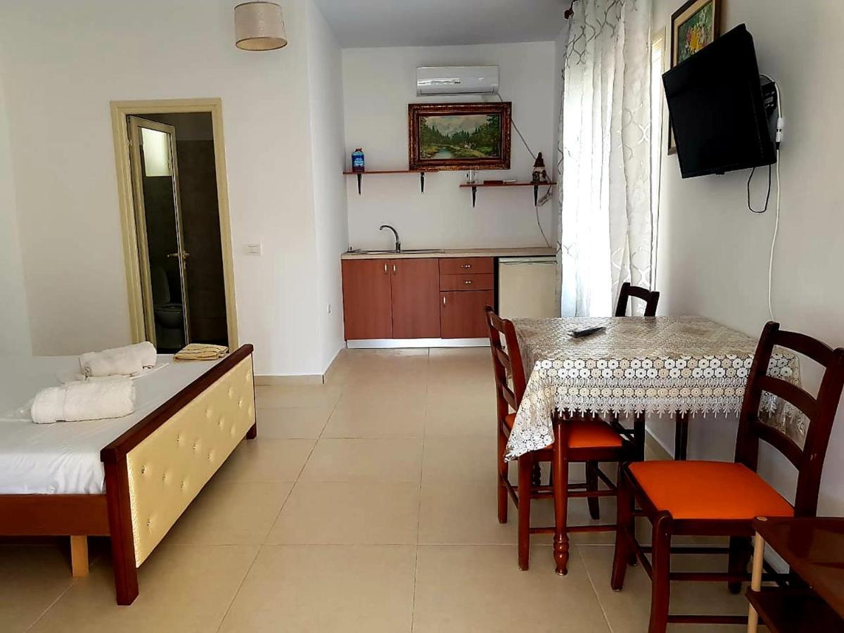 Aira Apartment Himare Eksteriør bilde