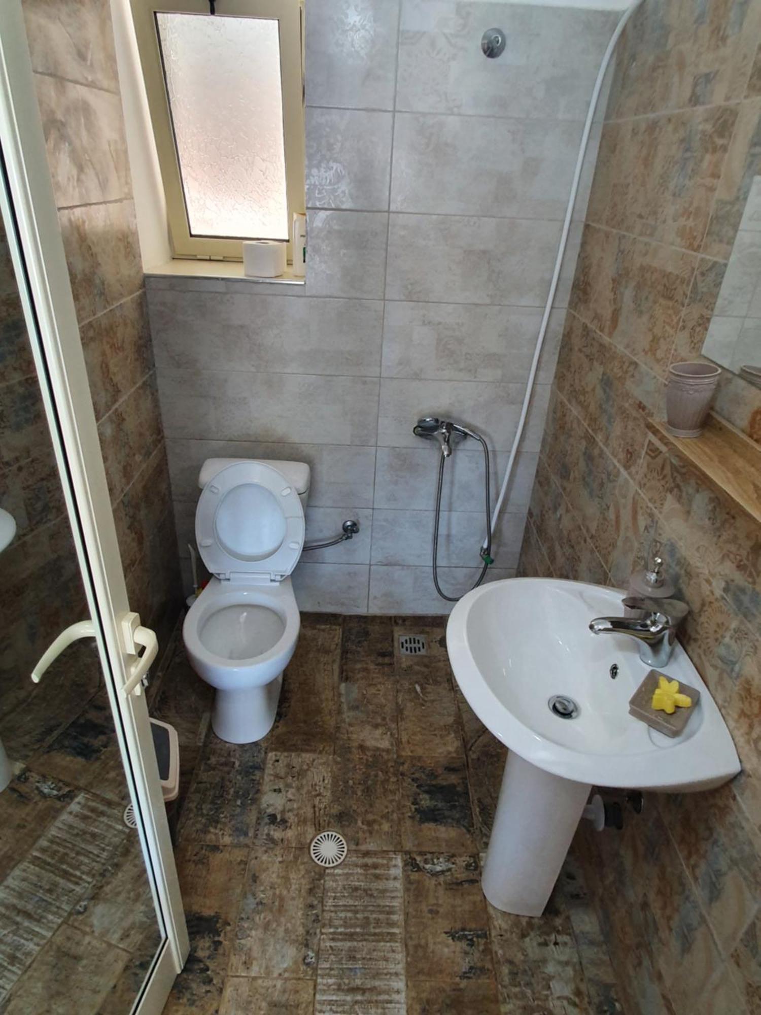 Aira Apartment Himare Eksteriør bilde